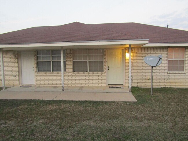 Building Photo - 804 Industrial Unit 804 Industrial # 2 Rental