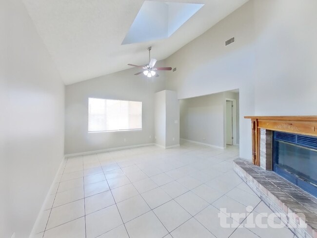 Photo - 417 Filmore Dr
