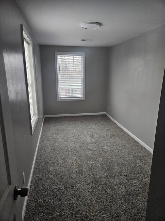 Photo - 15 Lavern Ave