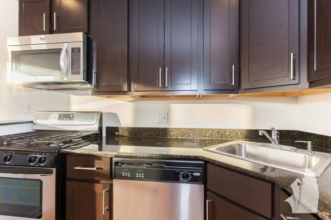 Photo - 5050 N Sheridan Rd