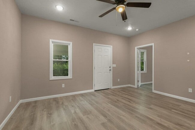 Photo - Cozy 2 Bedroom/1 Bath Home