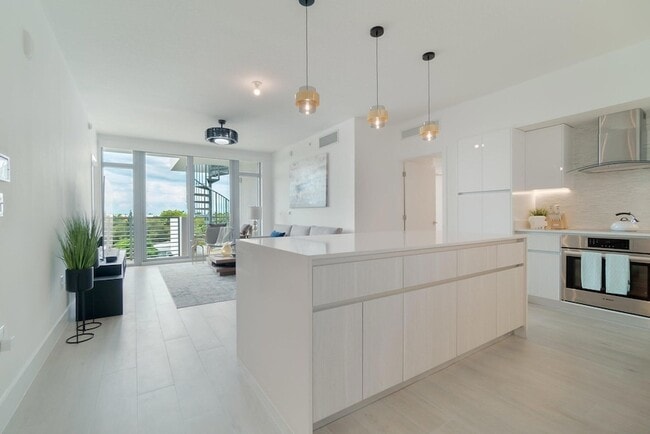 111 SE 1st Ave Unit 514
