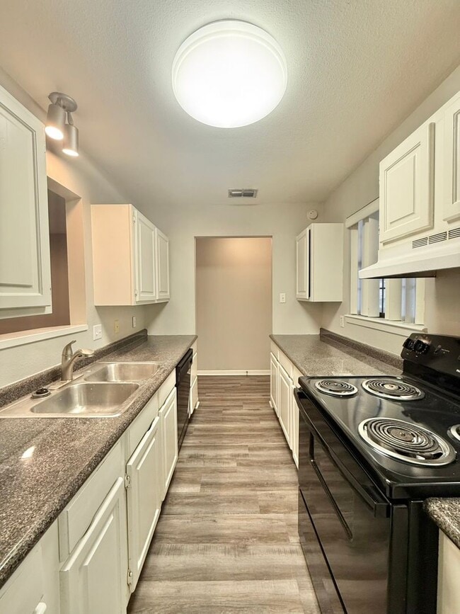 Photo - Langley Westminster Duplex Unit 2605 Westminster