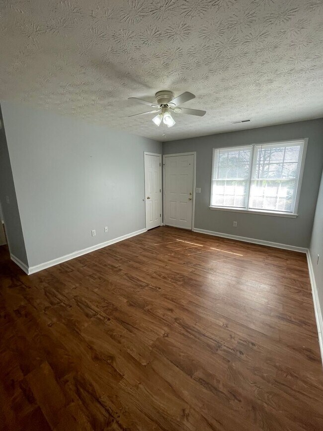 Photo - 1313 &amp; 1315 Avenue C SE Unit 1313 Avenue C SE