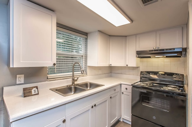 Photo - Aqua at 66th