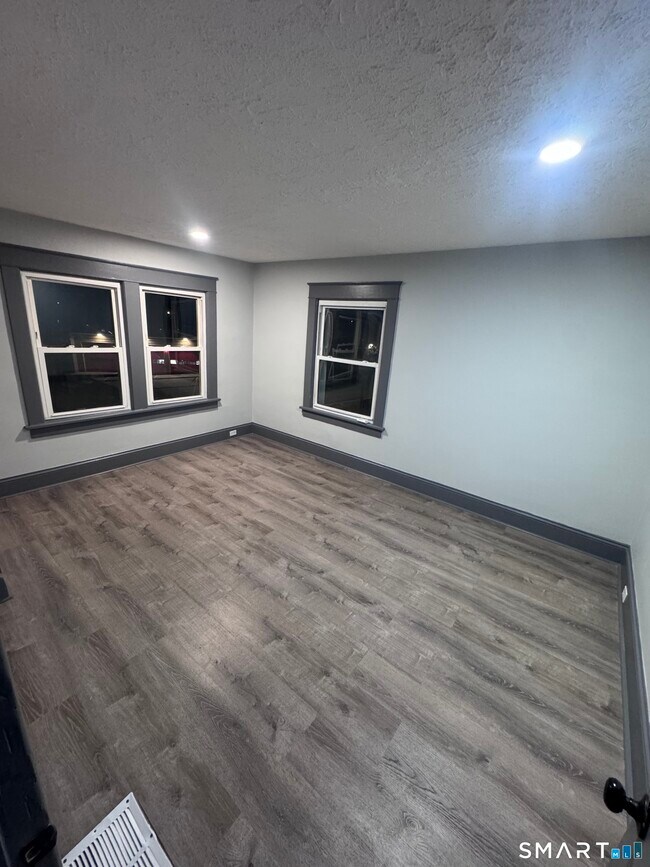 Photo - 95 New Canaan Ave Unit 2nd floor apt