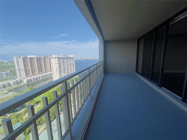 Building Photo - 11113 Biscayne Blvd Unit 2056