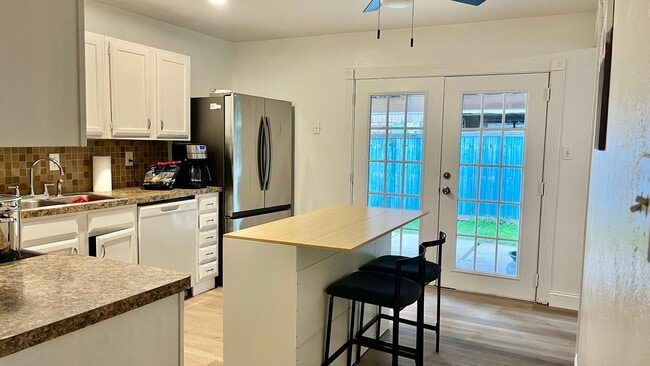 Photo - 5540 N Colony Blvd