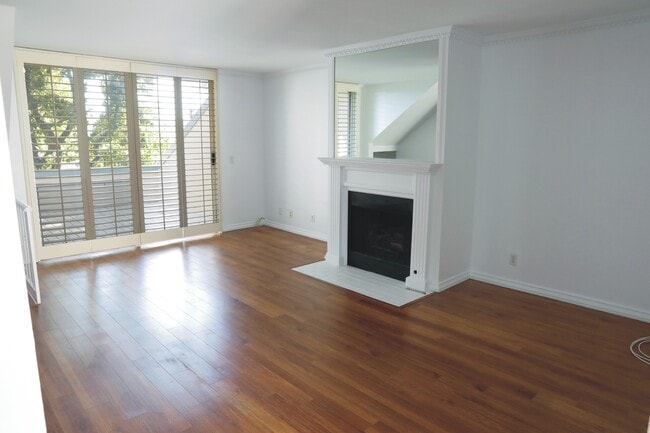 Photo - 9927 Independence Ave