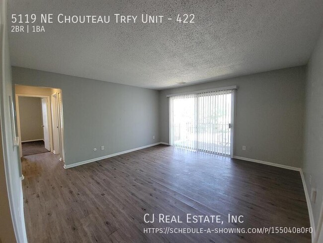 Photo - 5119 NE Chouteau Trafficway