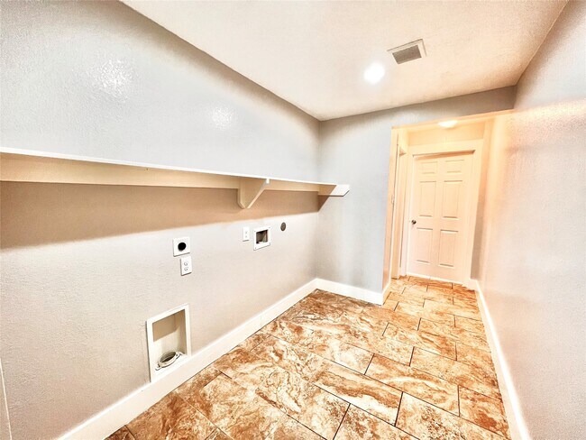 Photo - 914 Bunton St