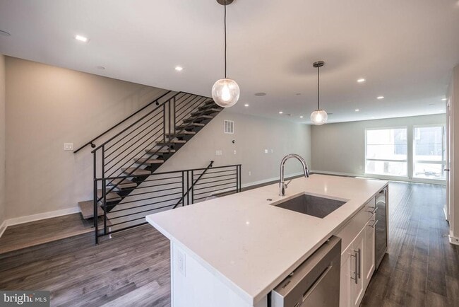 Photo - 1442 Hope St