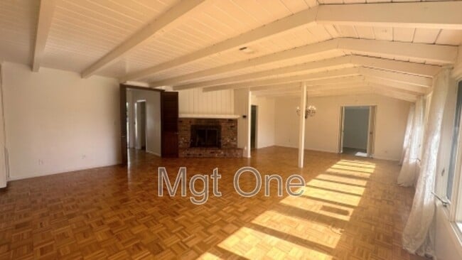 Photo - 2944 McAllister St