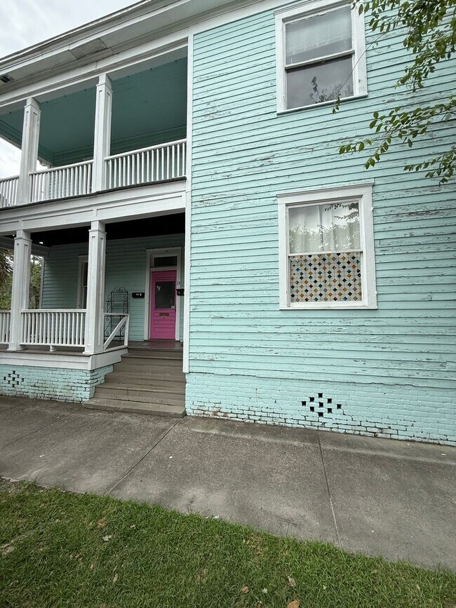 11-15 E 32nd St