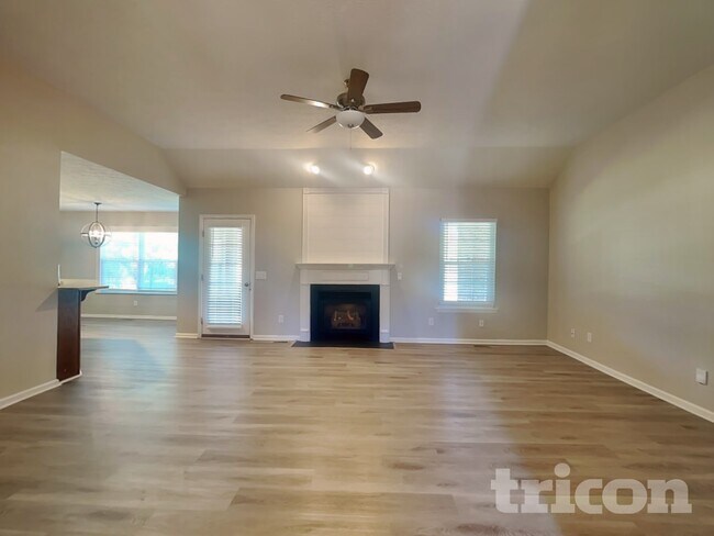 Photo - 146B Waterford Way