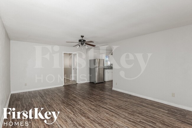 Photo - 2202 Lockwood Dr