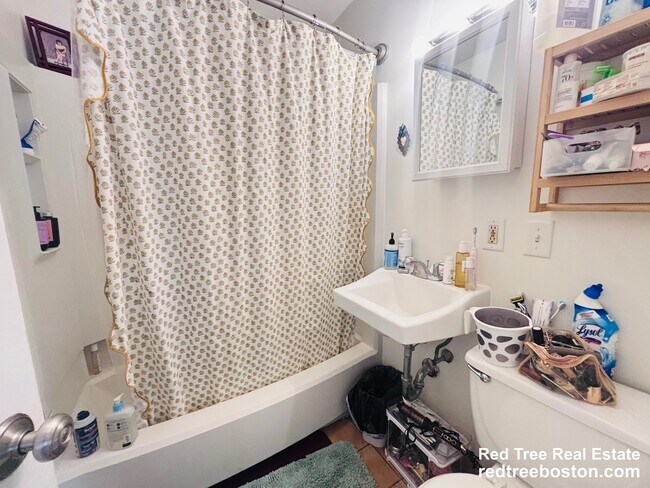 59 S Huntington Ave Unit 4