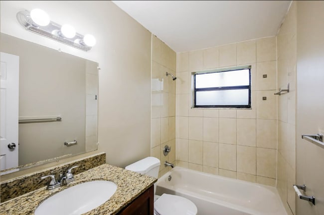 Photo - 20018 W Oakmont Cir