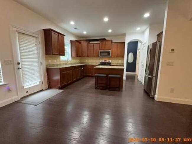 Photo - Lexington Living Oasis