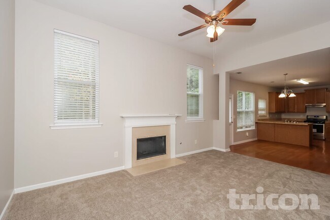 Photo - 46 Crescent Woode Way