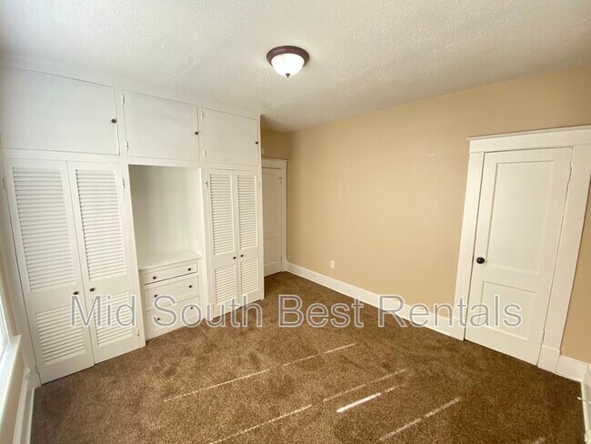 Photo - 884 N Belvedere Blvd