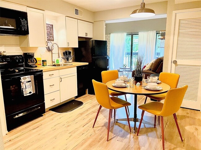 Photo - 12900 Walden Rd Unidad 1010J