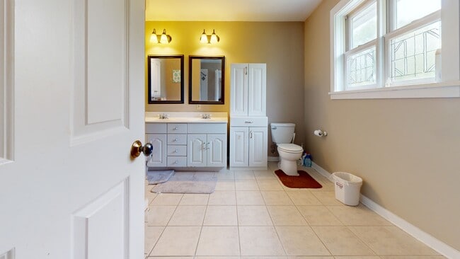 Photo - 175 E King Rd Casa