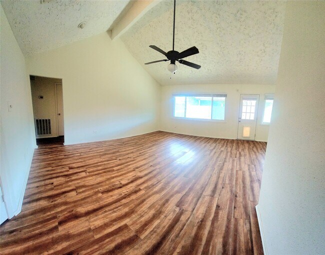 Photo - 7211 Skylight Ln