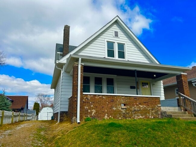 Photo - 1120 Hoefgen St