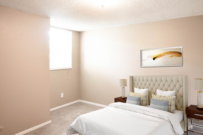 Photo - Welcome to The Bluffs – Comfort, Convenience & Value in the Heart of Gladstone