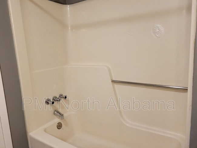 Photo - 1818 Glenn St SW Unit Apt 4