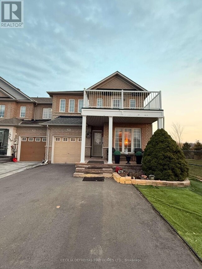 Photo - 294 Wildberry Crescent