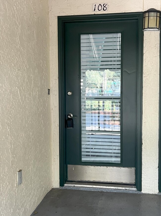 Photo - 108 Southlake Ct