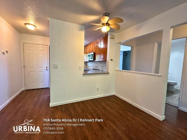 Photo - Stylish Upstairs 2 Bedroom Condo Near SMART Train and Shopping