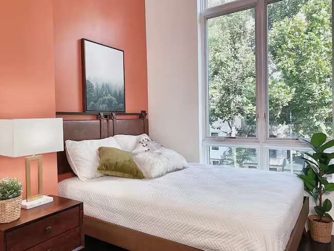 Photo - Furnished room/NOT APARTMENT Unit 2