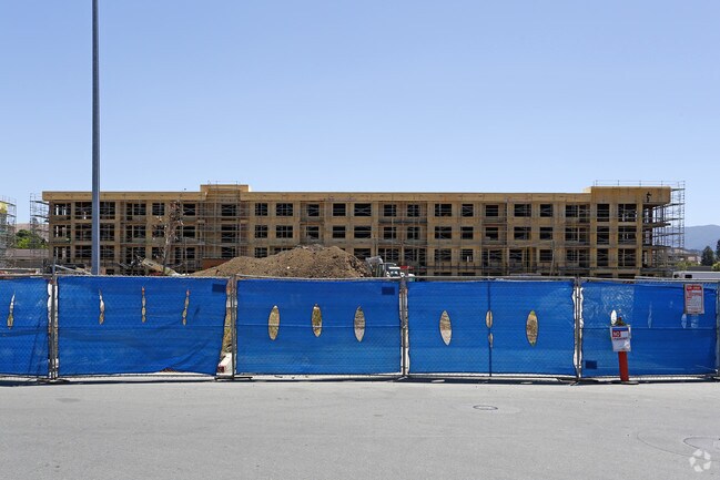 Photo - Lexington at Avenue One