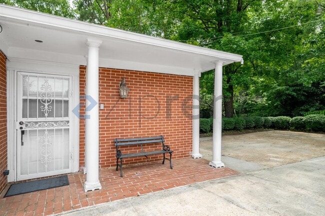 Photo - 615 Pinecrest Dr