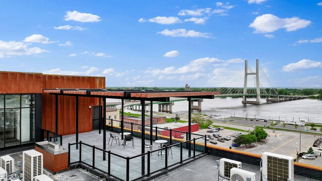 Rooftop Terrace - Urbane424 Apartments