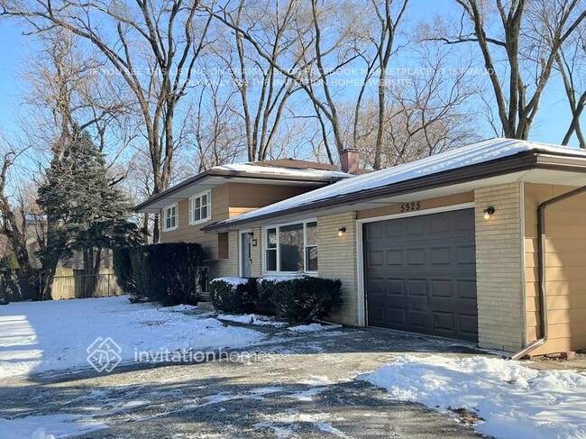 Building Photo - 5925 W 91st St