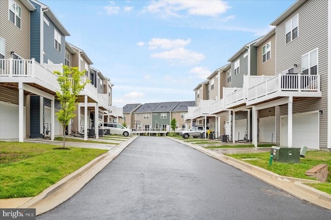 Photo - 1815 Iris Ln