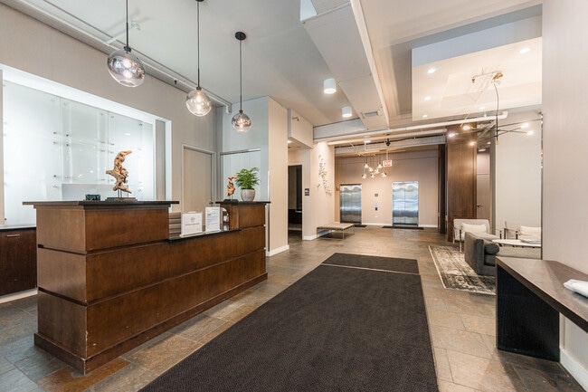 Photo - 901 W Madison St