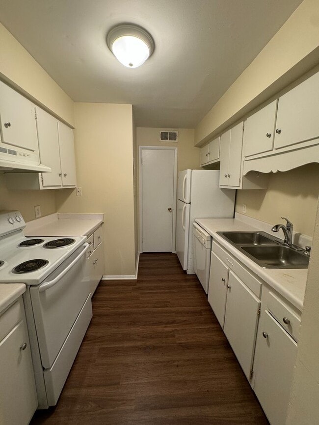 Photo - 2BR/1.5BA Townhome Style Apartment