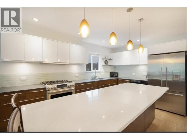 453 W 16th Ave