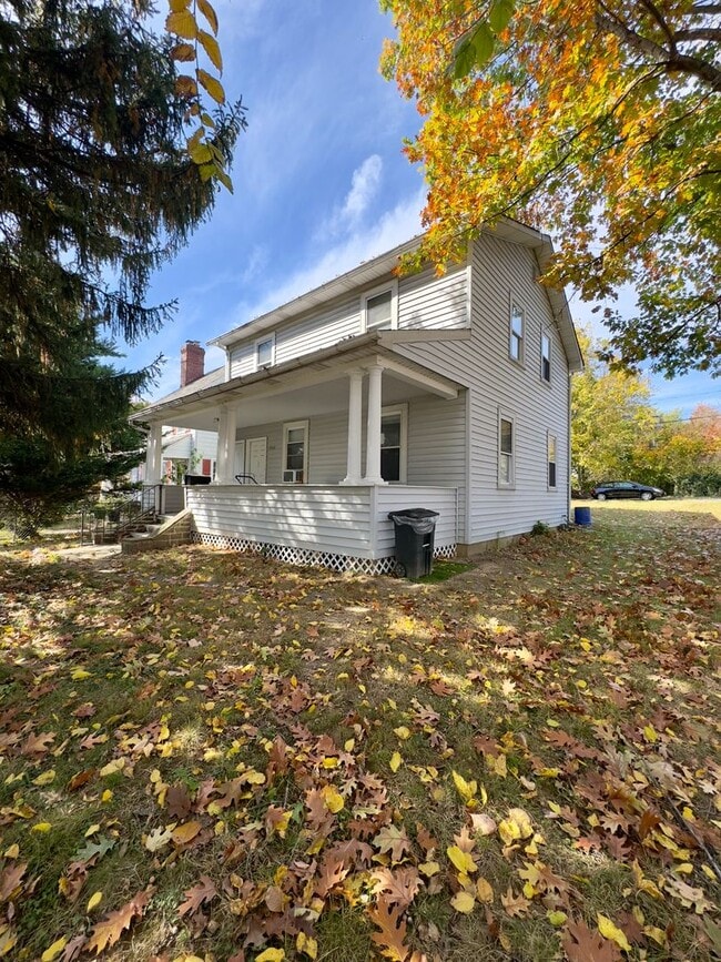 Building Photo - Charming 2 Bedroom/1 Bathroom Home in Edmo...