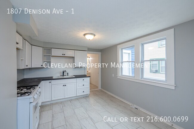 Photo - 1807 Denison Ave Unidad 1