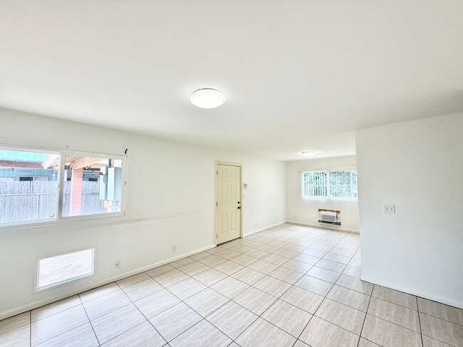 Photo - Huge 6br/3ba SF House with Solar Panels!