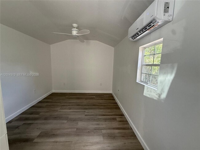 Photo - 3101 NW 6th St Unidad 0