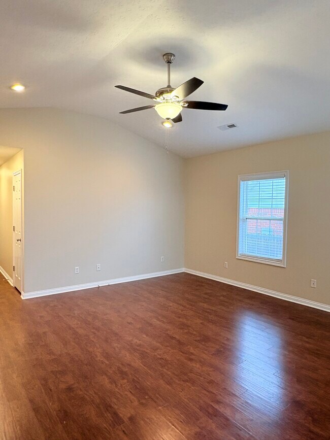 Photo - 338 Catalpa Cir