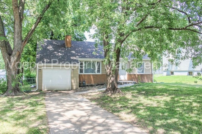 Building Photo - Coming Soon: Spacious 3-Bedroom with Deck,... Rental