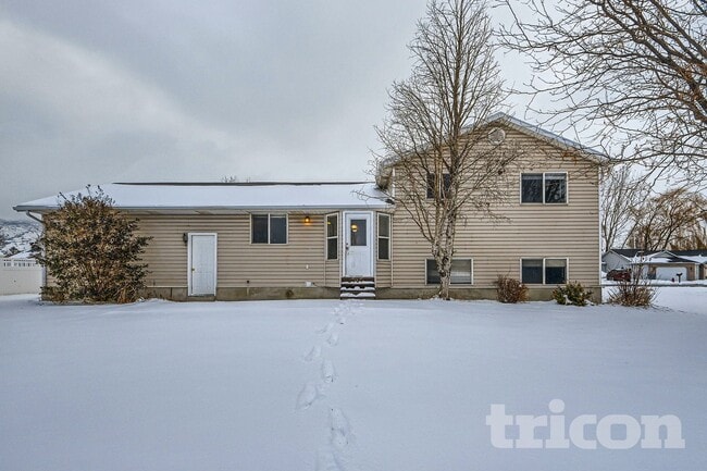 Photo - 725 N 1010 W